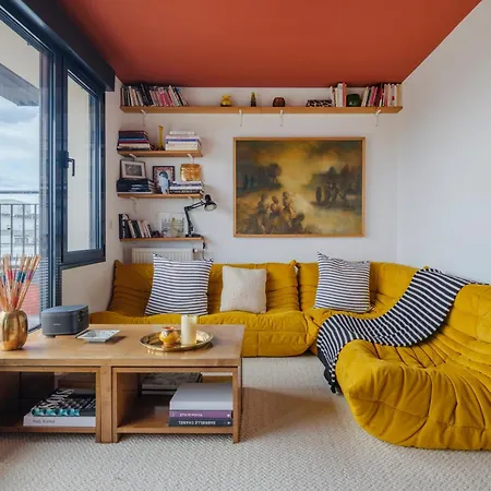 Paris Delorme Terrace Apartment *