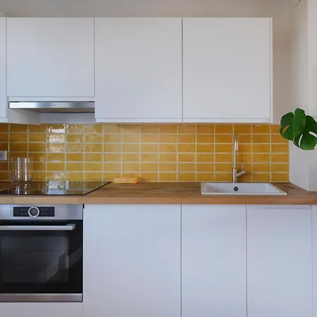 Paris Delorme Terrace Apartment *