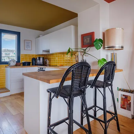 Apartment Paris Delorme Terrace Montreuil (Seine-Saint-Denis)